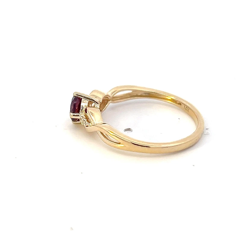 10K Yellow Gold 0.55cttw Garnet and 0.015cttw Diamond Ring - 4.5