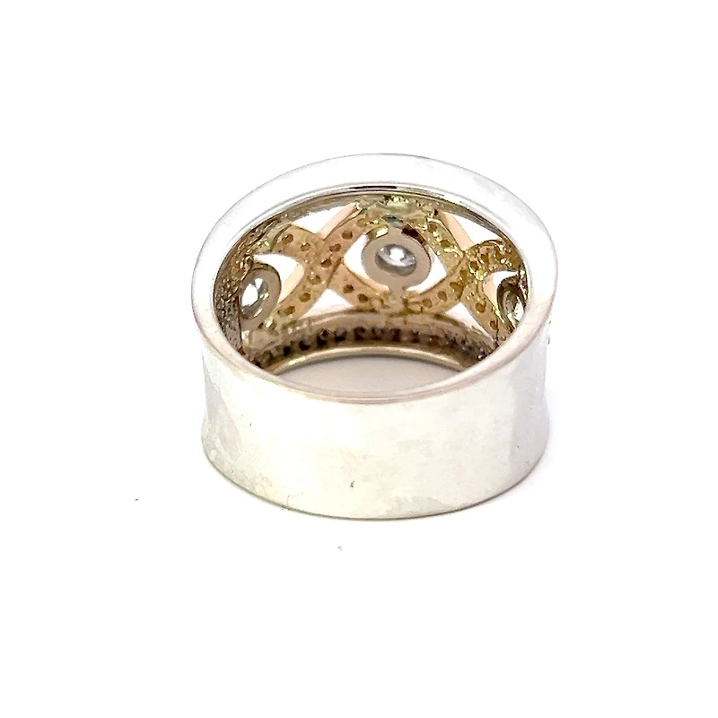 14K White and Yellow Gold 0.72cttw Canadian Diamond Ring - size 6.5