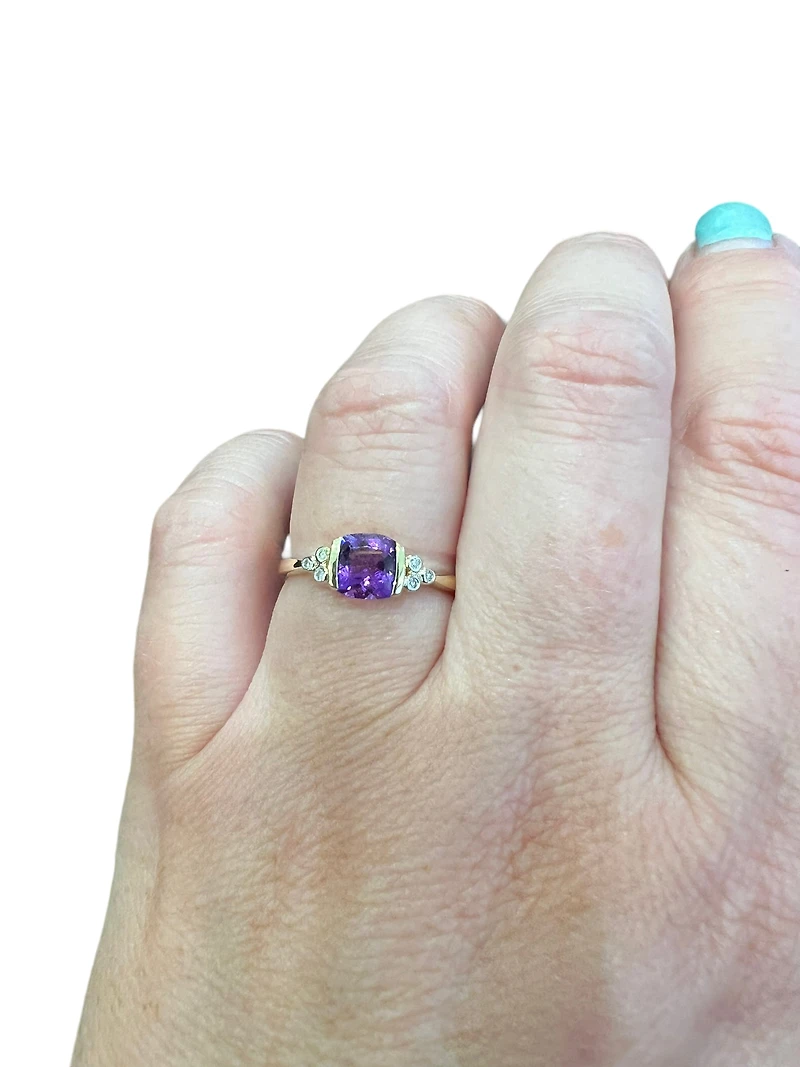 10K Yellow Gold Amethyst and Diamond Ring - 4.5