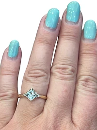 10K Yellow Gold 0.76cttw Aquamarine and 0.008cttw Diamond Ring, size 7