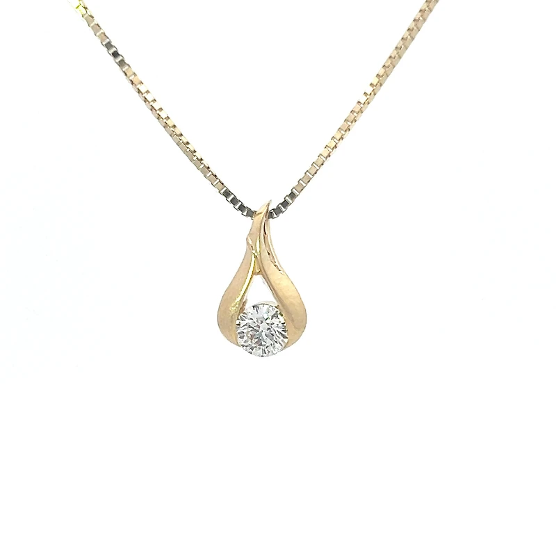 14K Yellow Gold 0.25 cttw Canadian Diamond Pendant, 18"