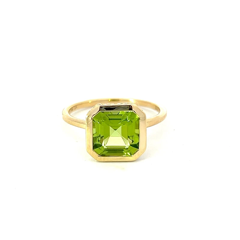 14K Yellow Gold Peridot and Diamond Ring - Size 7