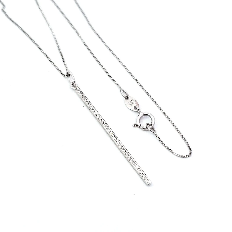 10/14K White Gold 0.11 cttw Diamond Pendant