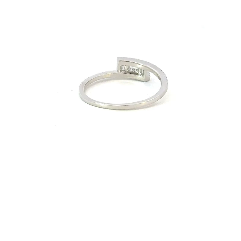 14K White Gold 0.22 cttw Diamond Ring