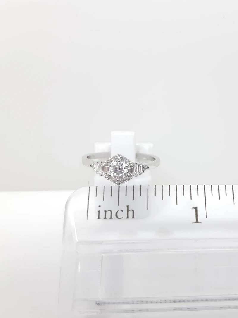 Diamond Engagement Ring - / 4.5