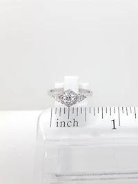 Diamond Engagement Ring - / 4.5