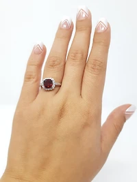 10K White Gold Garnet and 0.07cttw Diamond Ring - 4.5