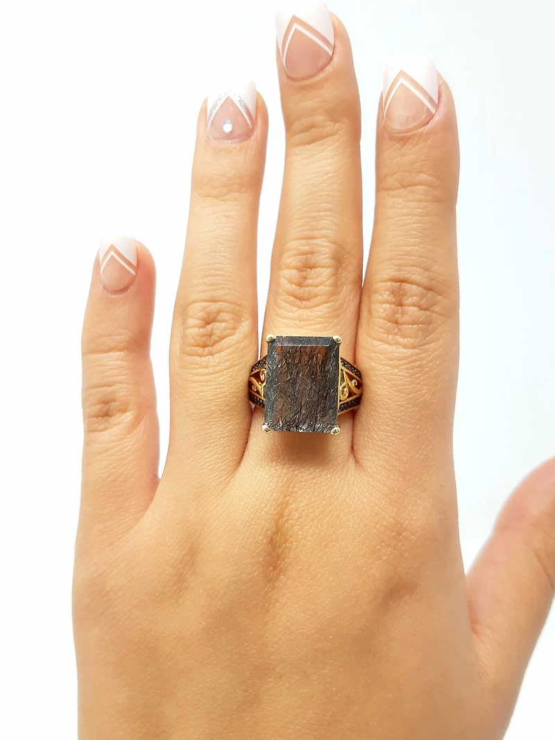 Tourmalinated Quartz and Black Diamond Ring - 4.5