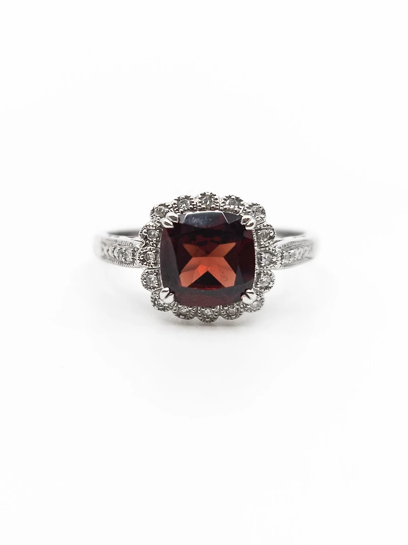10K White Gold Garnet and 0.07cttw Diamond Ring - 4.5