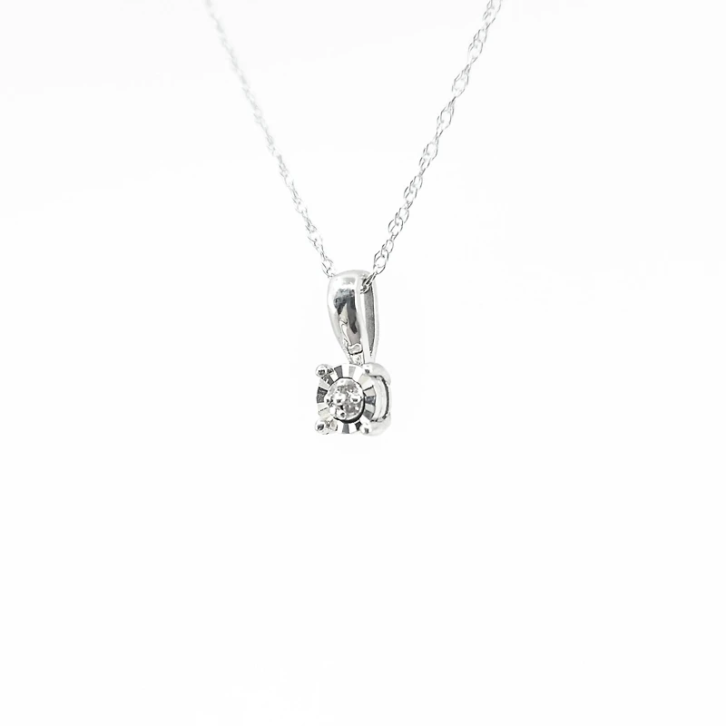 10K White Gold Diamond Pendant