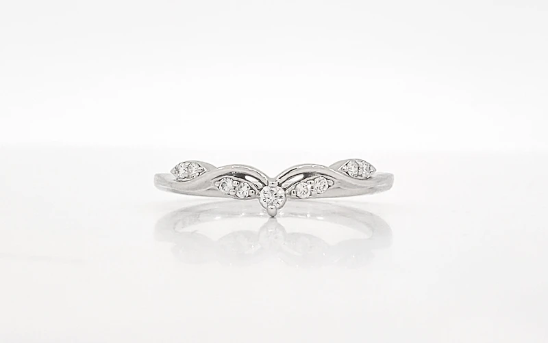 10K White Gold 0.11cttw Diamond Ring, size 6.5