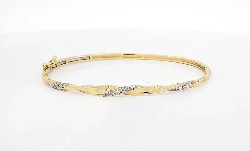 10K Yellow Gold 0.17cttw Diamond Bangle, 7"