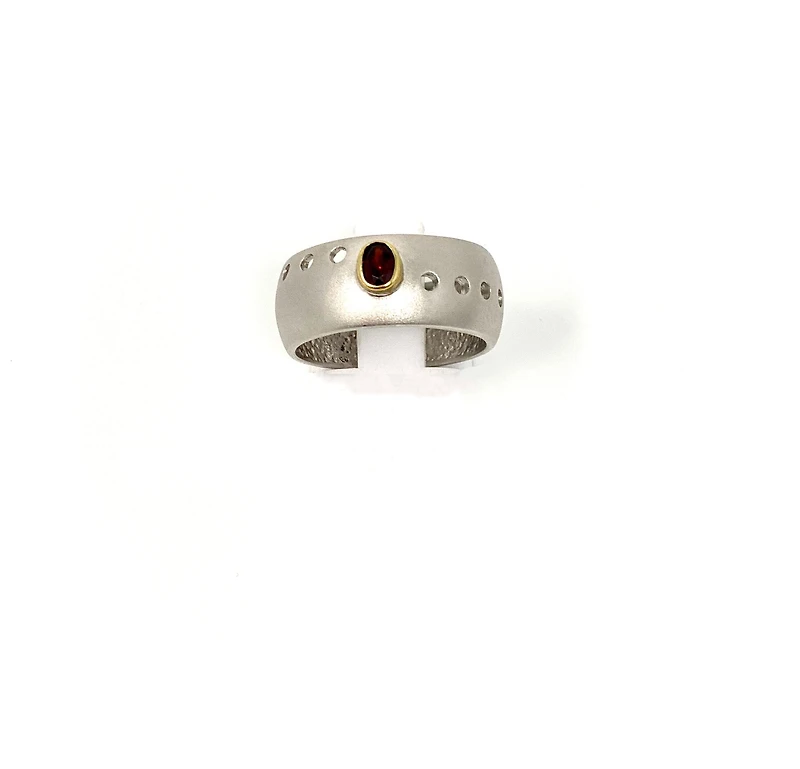 Silver and Garnet Ring - 4.5