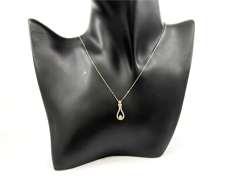 10K Yellow Gold 0.20cttw Canadian Diamond Pendant, 18"