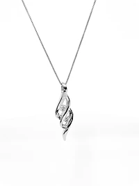 10K White Gold 0.10cttw Canadian Diamond Pendant, 18"