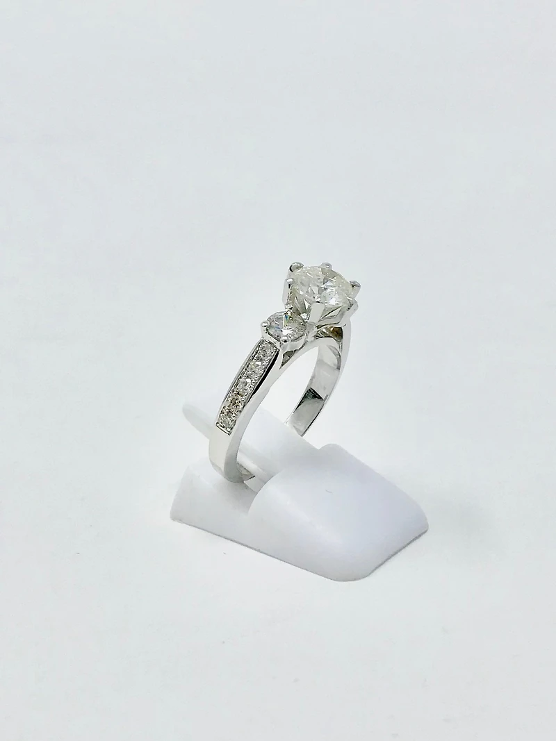 Diamond Engagement Ring - Gold / 4.5