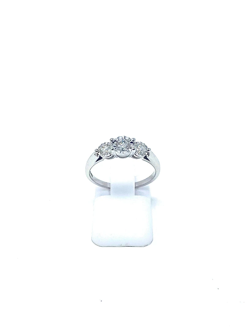 10K White Gold 0.29cttw 3 Stone Diamond Engagement Ring - Size 6.5