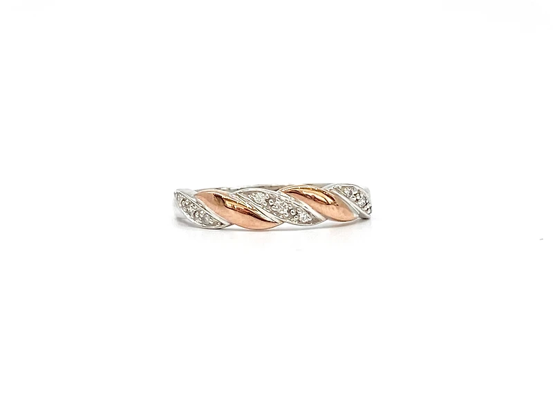 10k White & Rose Gold 0.054cttw Diamond Ring, size 6.5