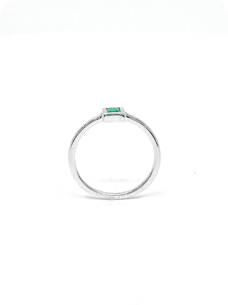 10K White Gold 0.15cttw Genuine Emerald Princess Cut Ring, size 6.5