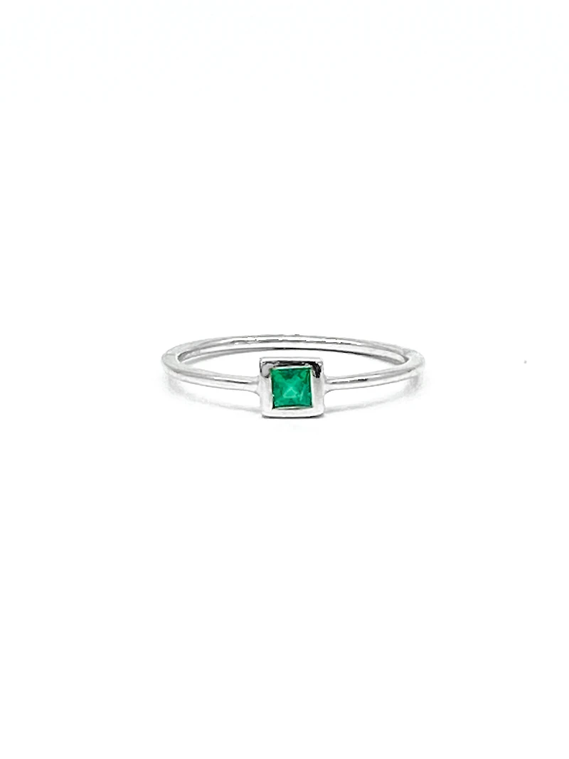 10K White Gold 0.15cttw Genuine Emerald Princess Cut Ring, size 6.5