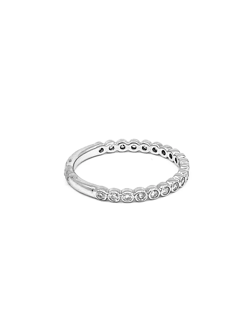 10K White Gold0.27cttw Diamond Ring/Band, size 6.5 - 4.5