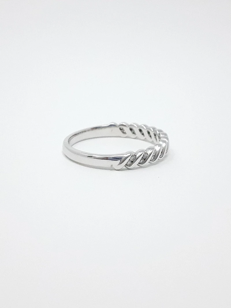 10K Gold 0.10cttw Diamond Ring / Band