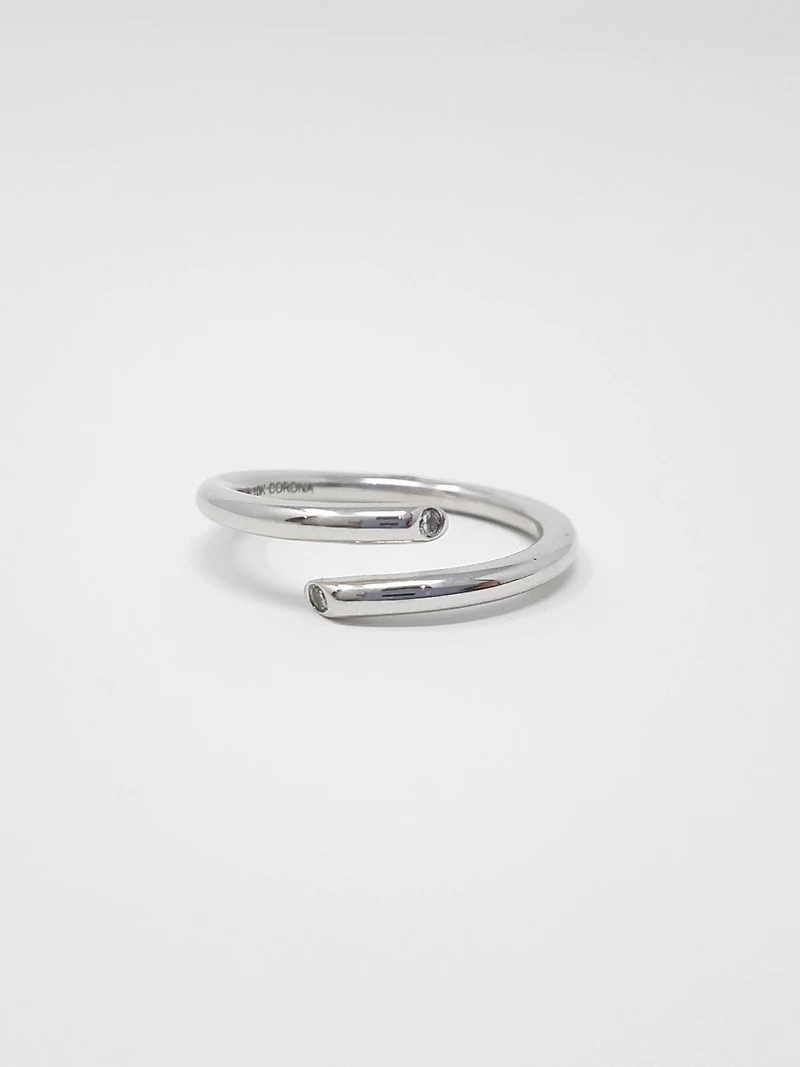 10K Diamond Bypass Ring - / Gold