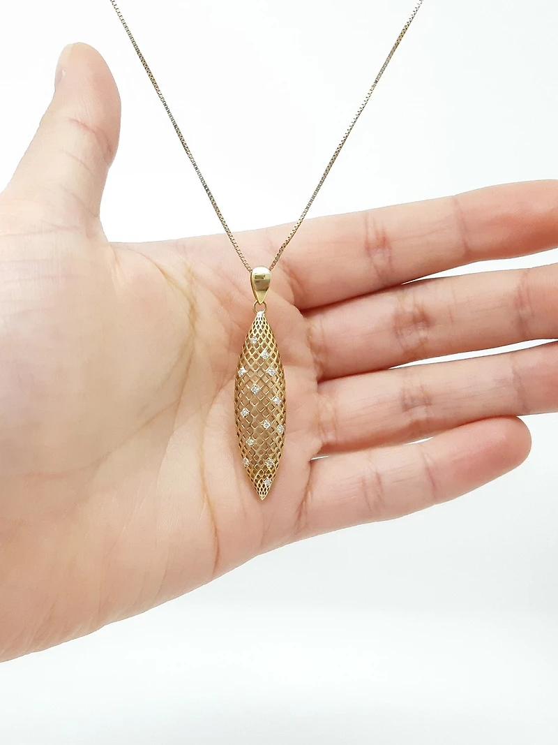 10K Yellow Gold 0.10cttw Diamond Pendant, 18"