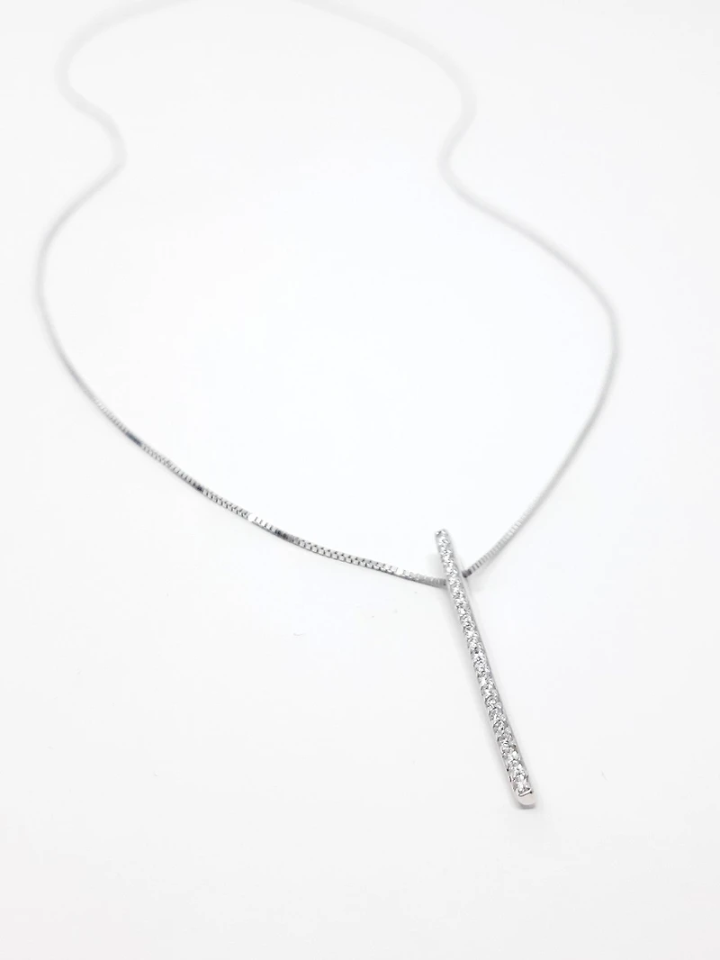 10K White Gold 0.10cttw Diamond Line Necklace, 18"