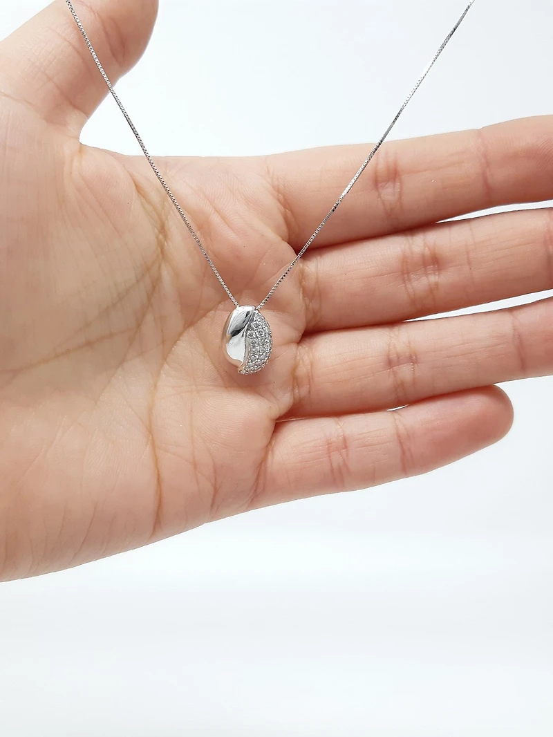 10K White Gold 0.30cttw Diamond Pendant, 18"