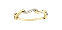 10K Yellow Gold 0.14cttw Diamond Ring, size 6.5