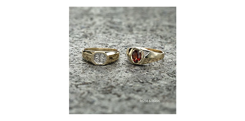 10K Yellow Gold 0.06cttw Diamond Gents Ring, size 10