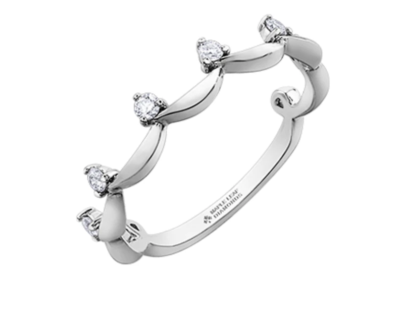 14K White Gold 0.15cttw Scalloped Canadian Diamond Band, 6.5