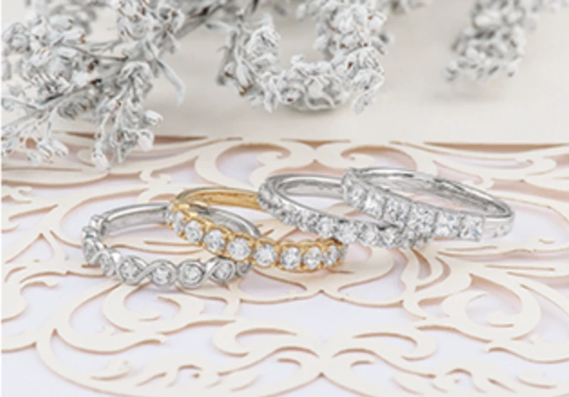 18K White, Yellow, or Rose Gold With Palladium Alloy (hypoallergenic) -0.88cttw Canadian Diamond Band
