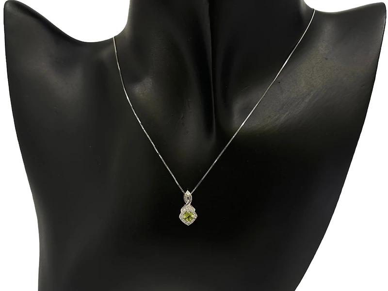 10K White Gold 0.40cttw Peridot and 0.08cttw Diamond Pendant, 18" Box Chain