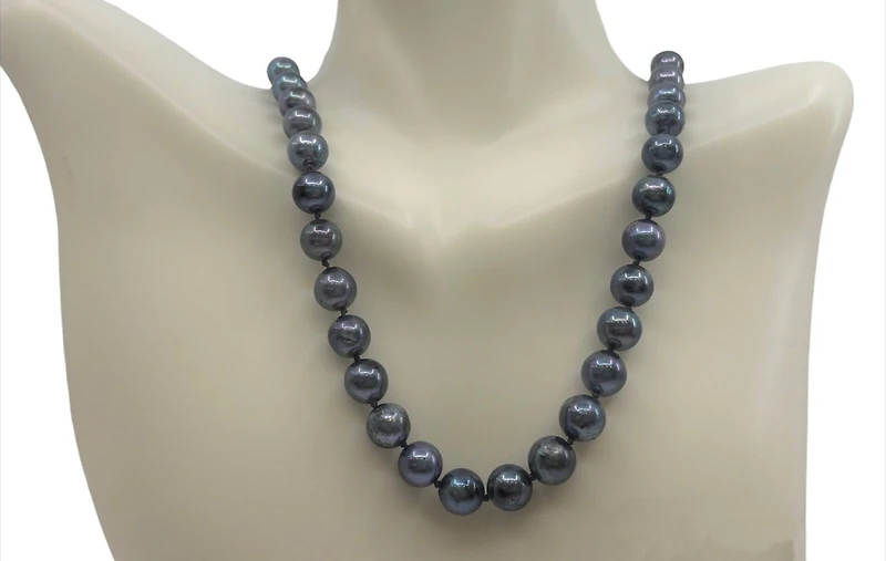 Black Cultured Graduated Pearl Strand with Sterling Silver Lobster Clasp