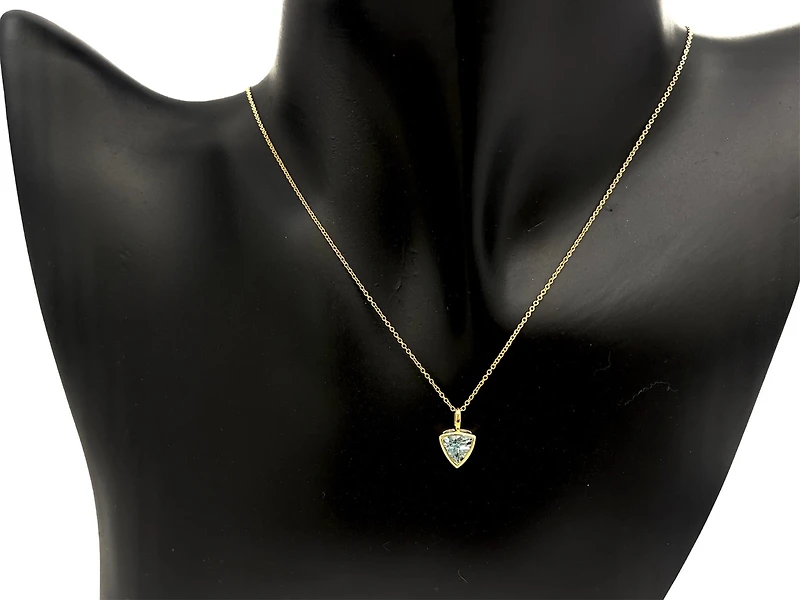 10/14K Yellow Gold 0.56cttw Aquamarine Pendant, 18"