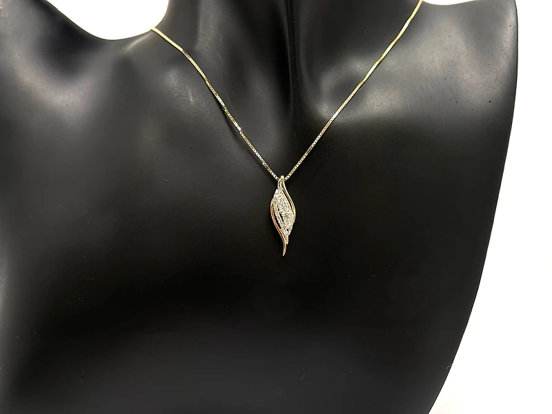 10K White, Yellow & Rose Gold 0.21cttw Diamond Pendant, 18"
