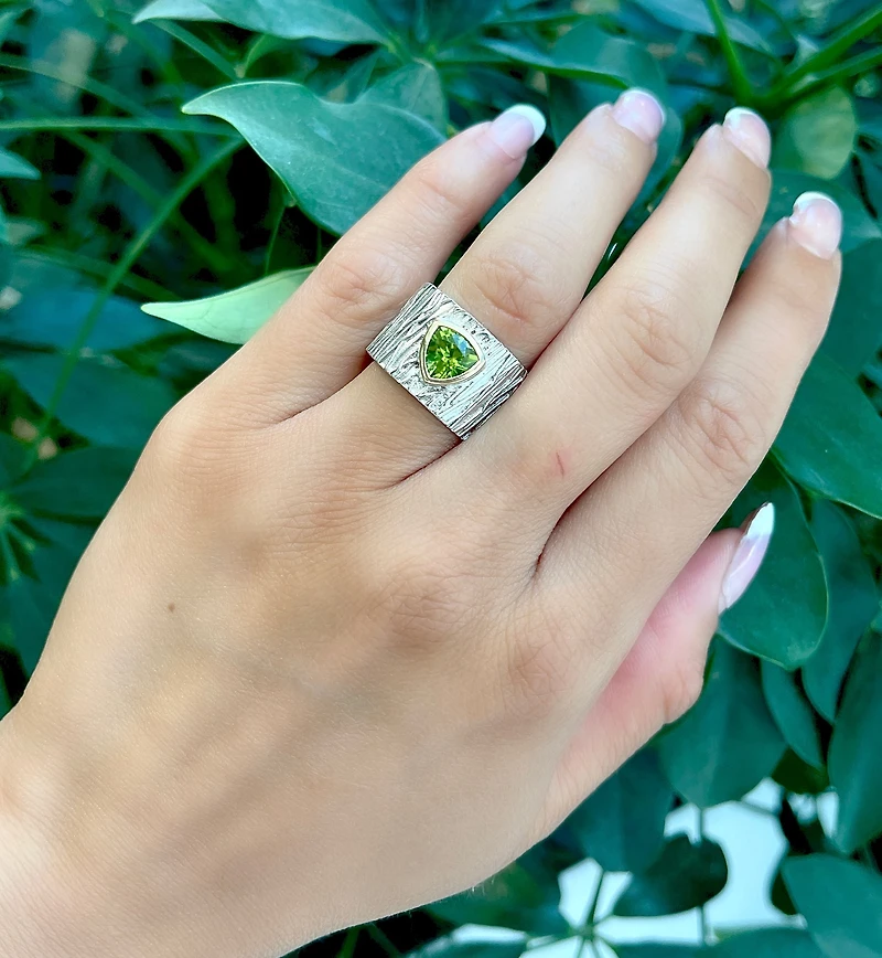 Sterling Silver 1.30cttw Peridot Ring, Size 8