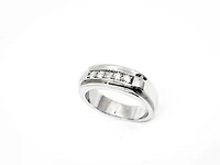 14K White Gold 0.30cttw Diamond Gents Ring, size 10