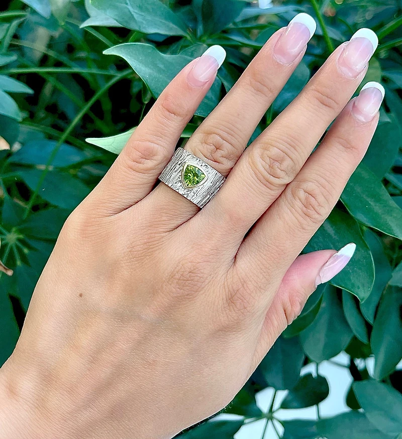 Sterling Silver 1.30cttw Peridot Ring, Size 8