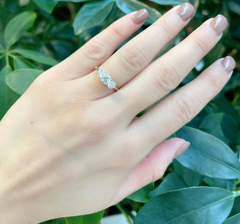 14K Gold 1.00cttw Lab Grown Diamond 3 Stone Engagement Ring - carat / 4.5