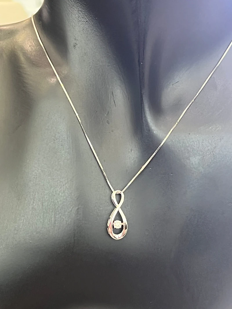 10K White Gold cttw Diamond Pulse Pendant