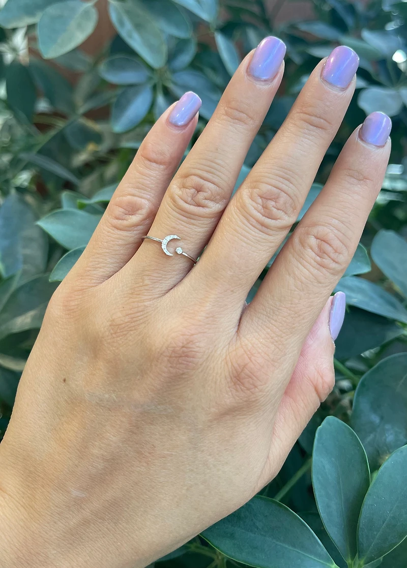 14K White Gold 0.04cttw Diamond Moon Ring - 4.5