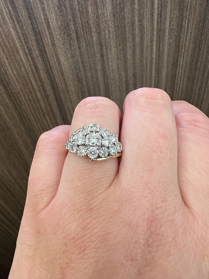 10K Yellow Gold 1.00cttw Diamond Ring - size 6.5