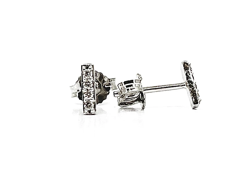 10K White Gold 0.14cttw Diamond Bar Earring