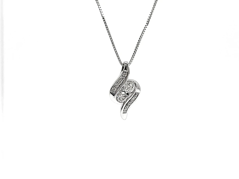 10K White Gold 0.25cttw Diamond Pendant, 18"