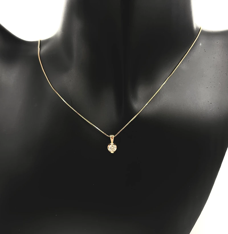 14K White Gold 0.20cttw Canadian Diamond Mezza Luna Necklace