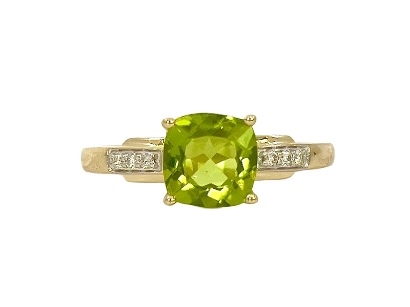 10K Yellow Gold 1.41cttw Peridot and 0.051cttw Diamond Ring - Size 7
