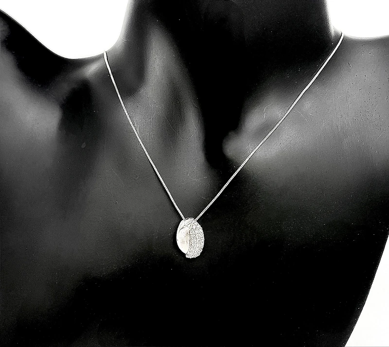 10K White Gold 0.30cttw Diamond Pendant, 18"